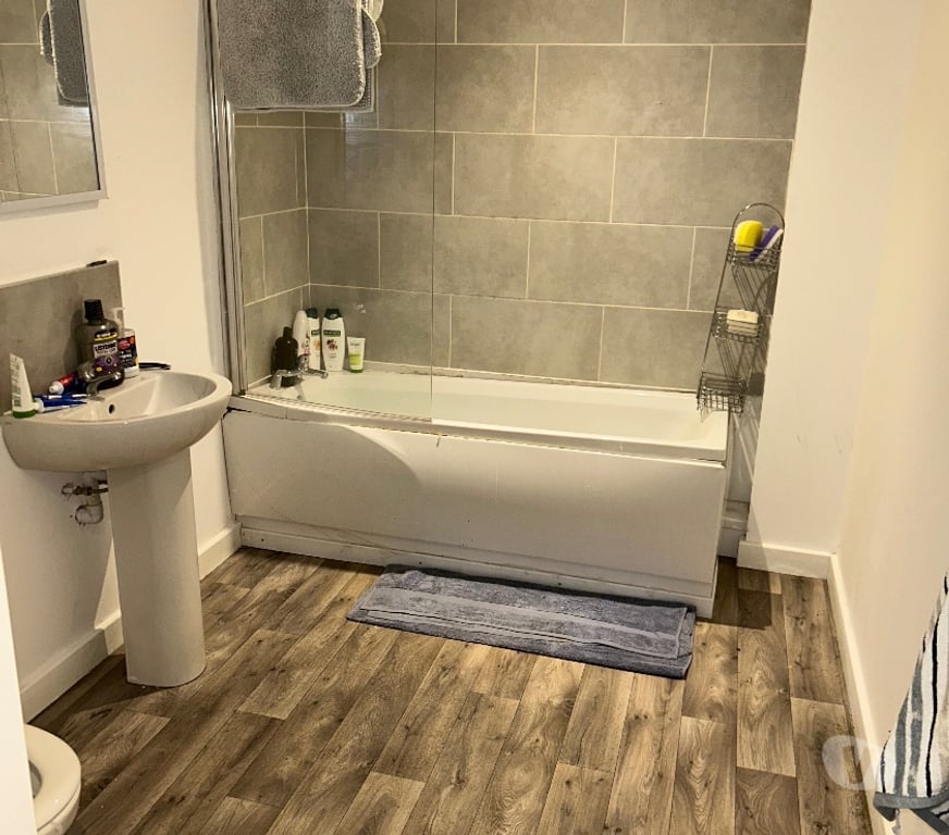 Property to Rent Greater Manchester Bury - Photos for APARTMENT FOR RENT