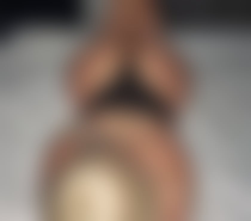 sexy Latino yasmyn blonde 🔥 party girl 🥂