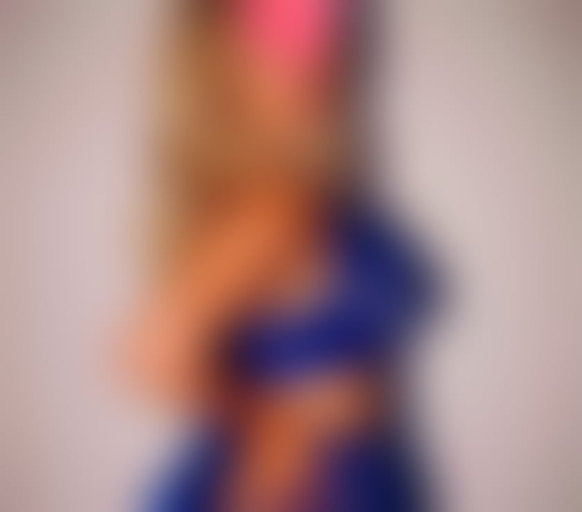 Sexy new in town Latino blonde Antonia party 🥂