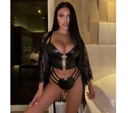 Escort Oxshott Elmbridge - Photos for ✨High-Class Woman ✨PARTY✨IN & OUTT✨