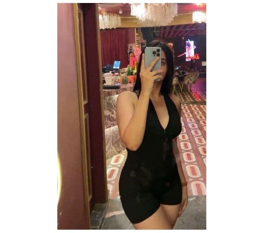 Escorts West London Hounslow - Photos for I'm an elegant Indian companion girl in Hounslow
