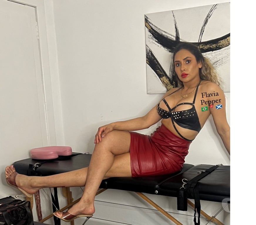 Escorts Dundee Dundee Technology Park - Dundee - Photos for Master Flavia Pepper