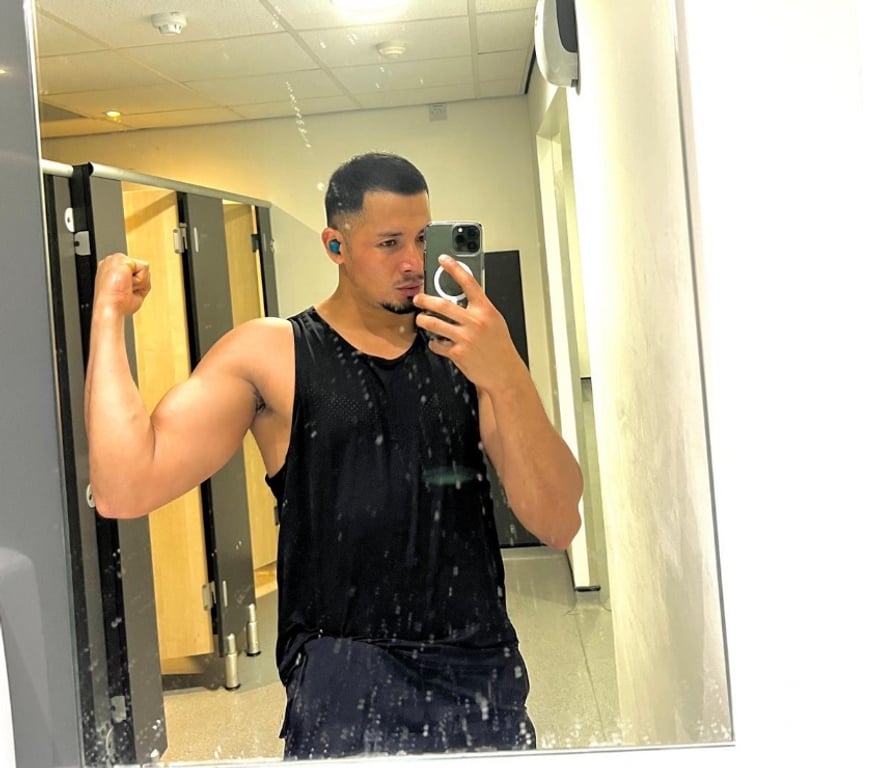  Gay massage West Yorkshire Leeds - Photos for Straight Latino From Colombia 🇨🇴 💦