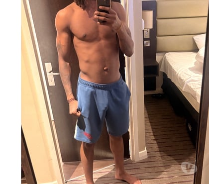 Gay escorts Milton Keynes City Centre Milton Keynes - Photos for Elegant And Confident