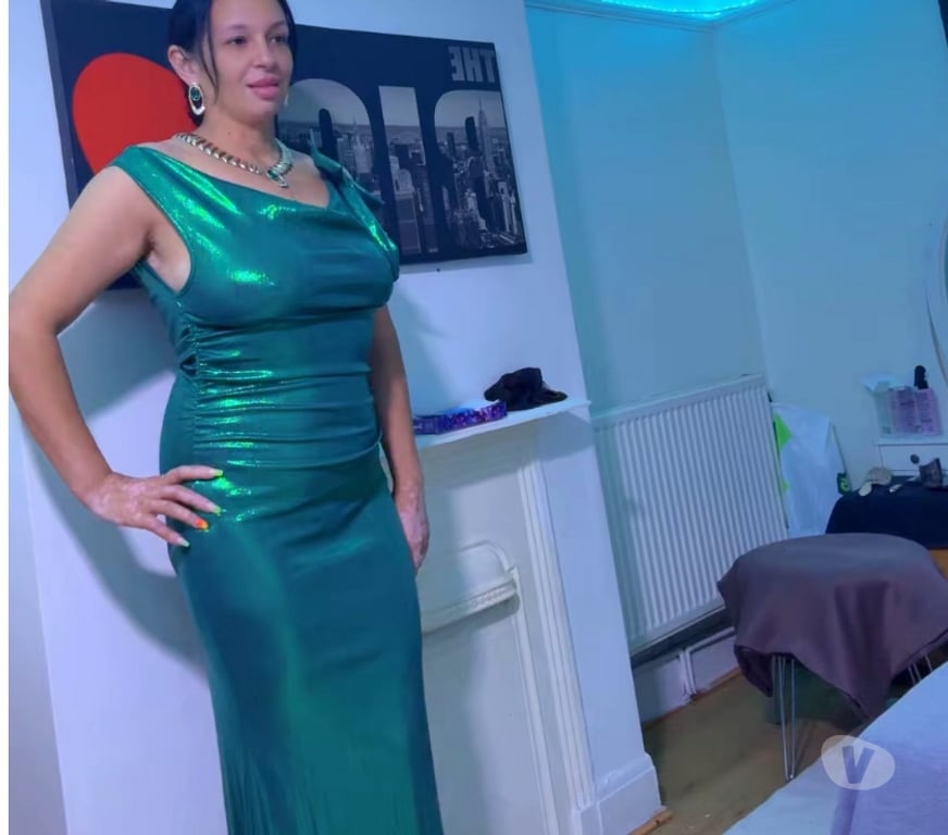 Escorts Merseyside Liverpool - Photos for Luxury Brunette Companion – Elegance, Discretion & Desire