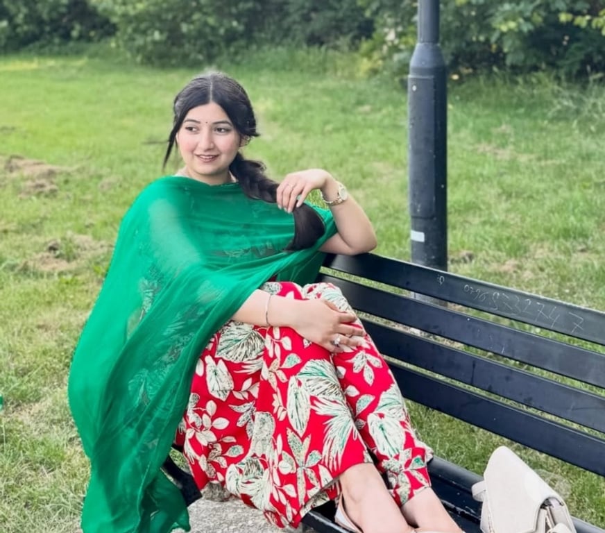Escorts Cardiff Cardiff City Centre - Cardiff - Photos for Hot and crazy indian woman Bhoomi Outcall services
