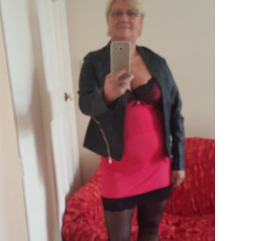 Escorts Barking and Dagenham Barking - Barking and Dagenham - Photos for Mature Laura 1hour only £60