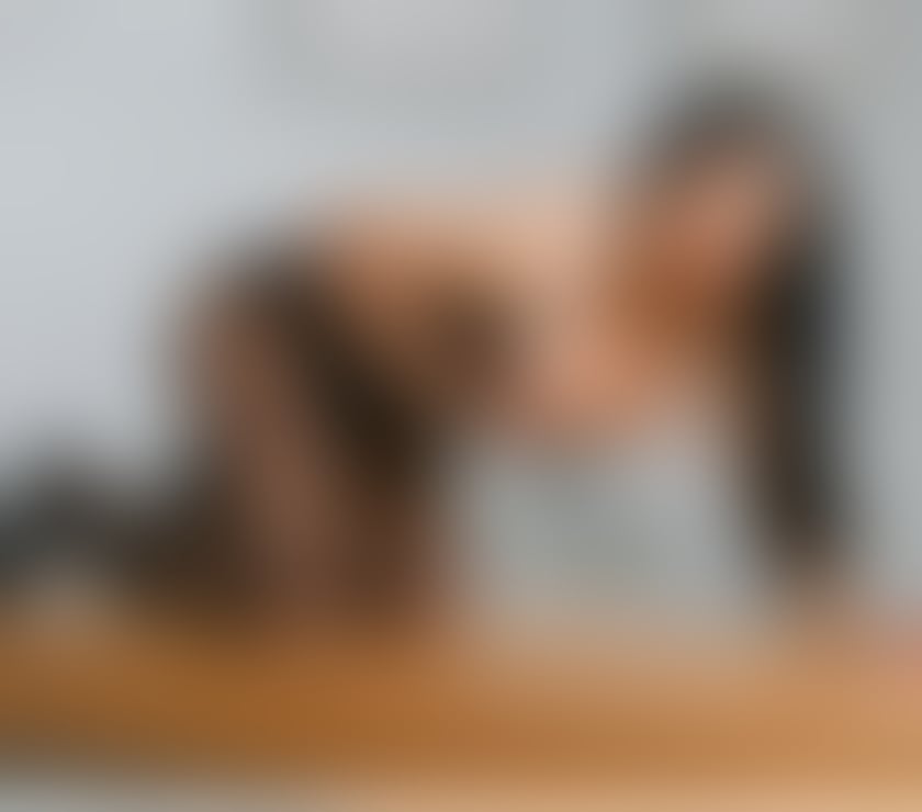 Escorts Surrey Spelthorne - Photos for SEXY DOMINAT SHEMALE GIRL VENUS XXL