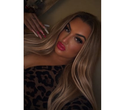 Transsexual Escorts Newham East London - Photos for FAT ASS AMELIA THE CURVES YOU’VE BEEN LOOKING FOR