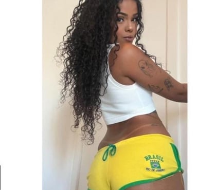 Photos for Party Girl 🥂 New in Tow🇧🇷Big Ass