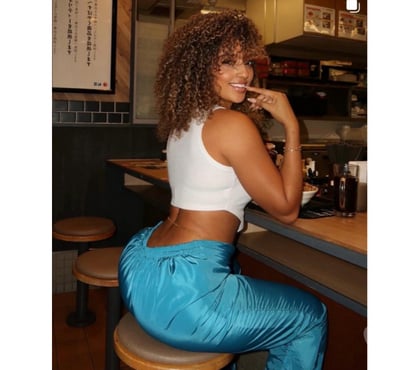 Photos for NEW SUPER GORGEOUS CARAMEL GIRL