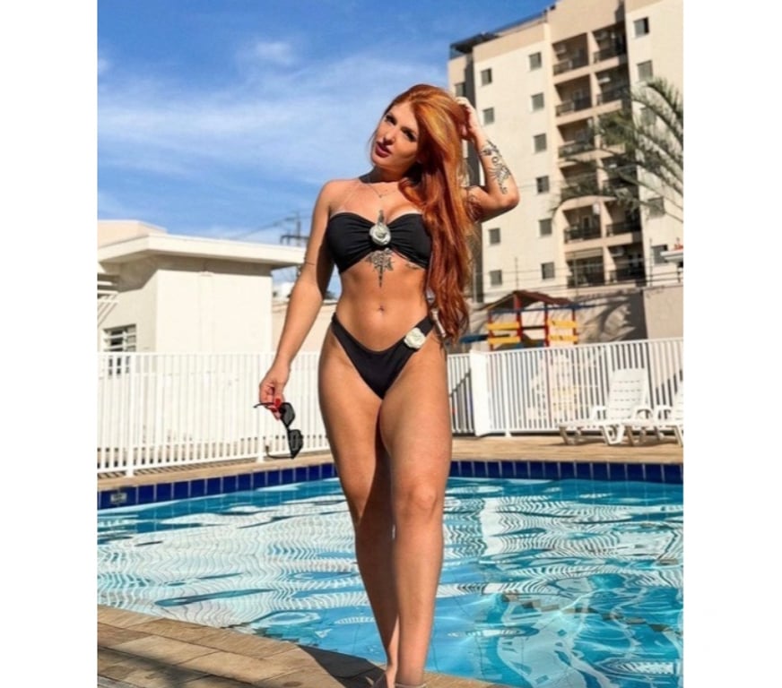 Escorts East London Canary Wharf - DLR Station - East London - Photos for Try the best! Our Petite Sweet. 😋.