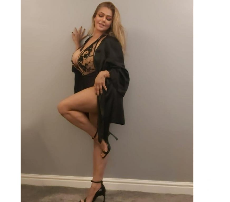 Escorts West Midlands Dudley - Photos for HOT Fun Loving Latina Lola! 🎉PARTY🎉🫦