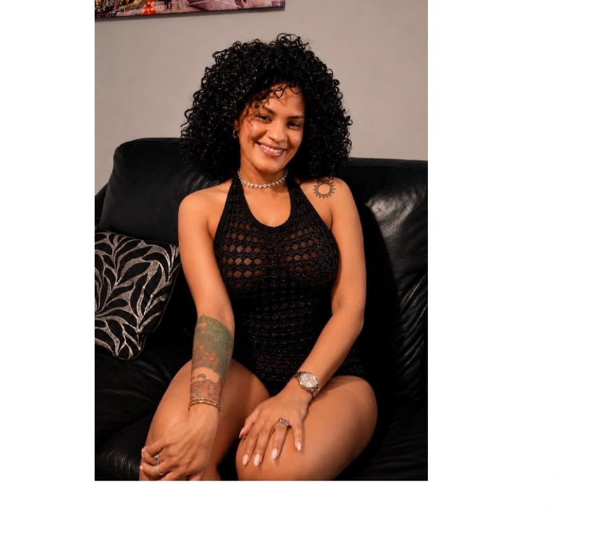 Escorts Gloucestershire Cheltenham - Photos for brunette with a big butt