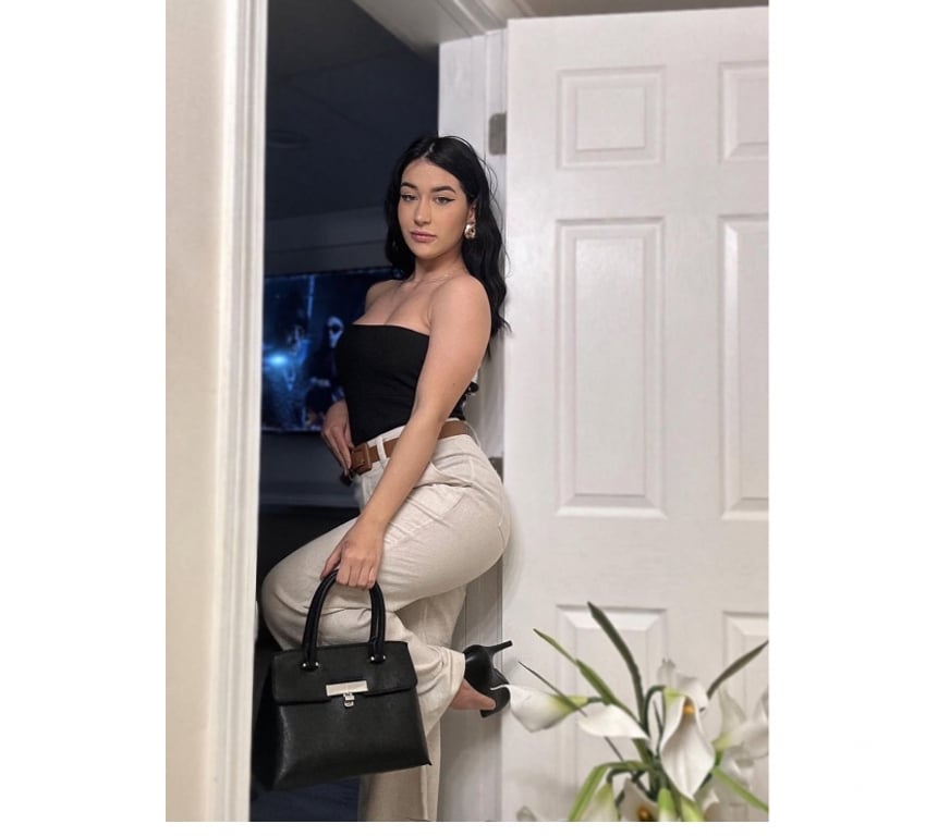Escorts West Midlands Birmingham - Photos for Brazilian woman with big boobs and a big butt 🔥🇧🇷
