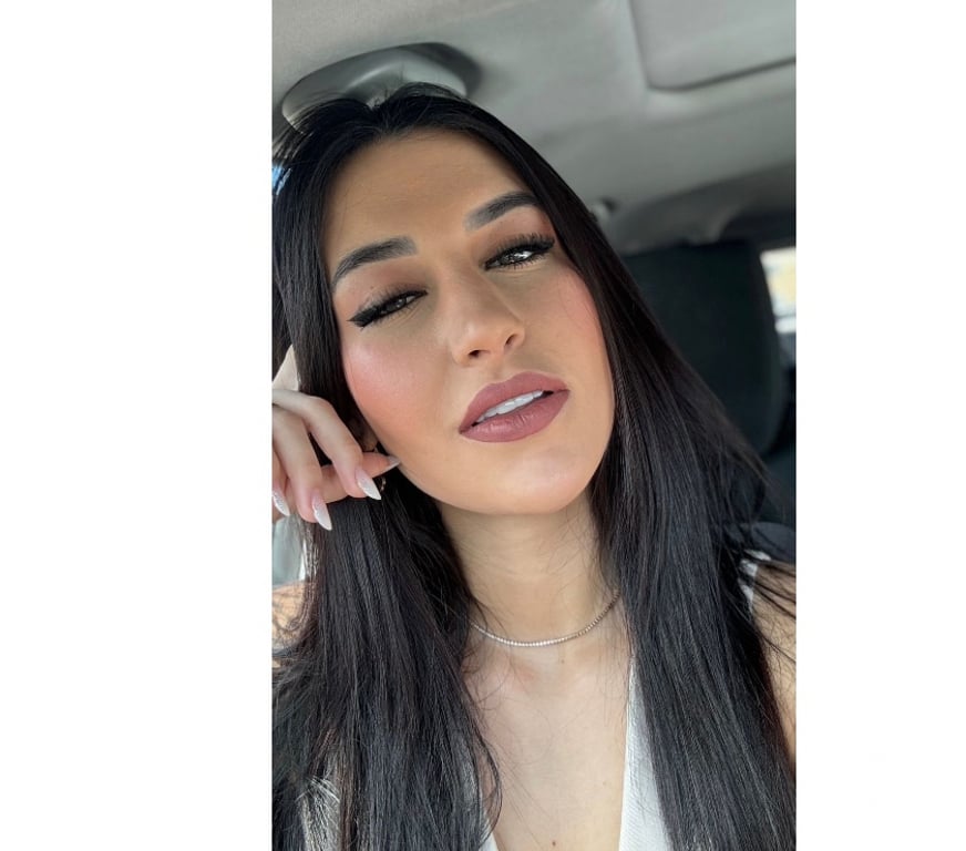 Escorts West Midlands Birmingham - Photos for Brazilian woman with big boobs and a big butt 🔥🇧🇷