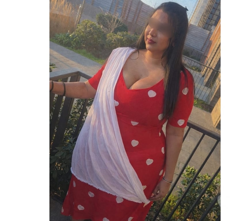 Escorts East London East India - East London - Photos for SUZEE SOUTH INDIAN TAMIL CHUBBY GIRL NEW IN CANARY WHARF