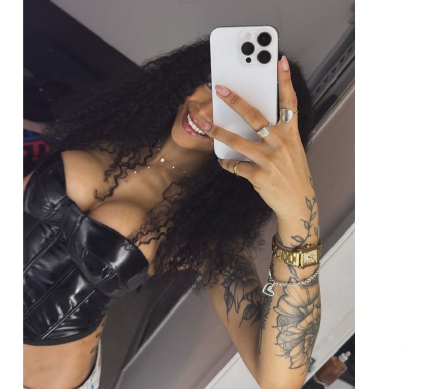 Escorts Surrey Guildford - Photos for I'm Emma, ​​a party girl.
