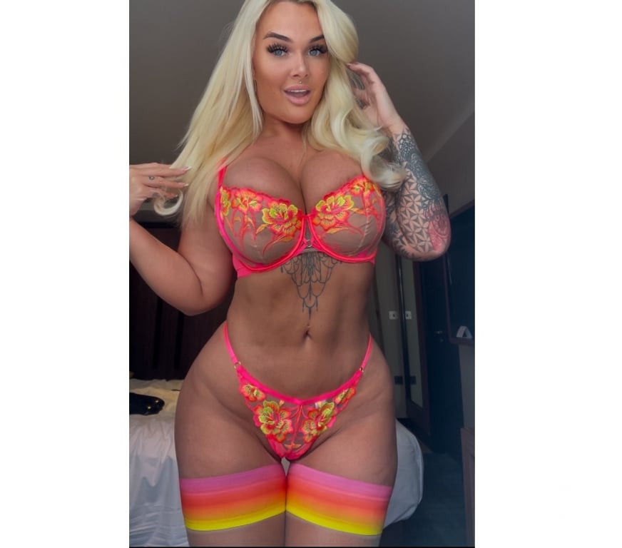 Escorts Tyne and Wear Sunderland - Photos for ENGLISH 🏴󠁧󠁢󠁥󠁮󠁧󠁿 BOMBSHELL PORSCHE