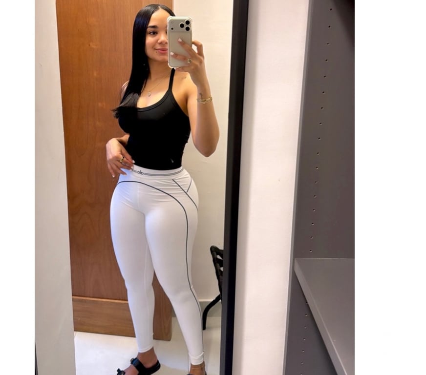 Escorts East London Redbridge - Photos for 🔥 Midnight Temptation🍒 Sweet & Unforgettable 🔥
