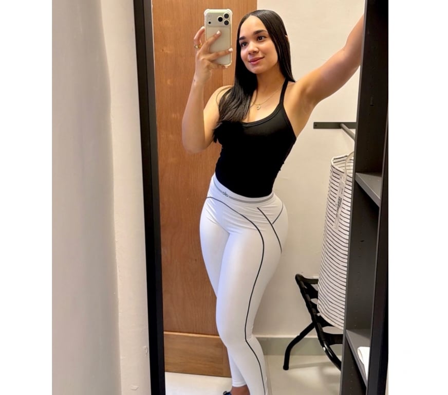 Escorts East London Redbridge - Photos for 🔥 Midnight Temptation🍒 Sweet & Unforgettable 🔥