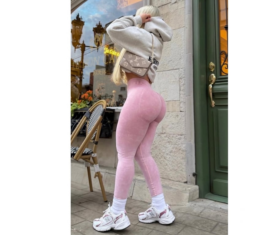 Escorts North London Wood Green Station - North London - Photos for Luna 🇧🇷👱🏼‍♀️ GFE 🩷party 🎊🍭