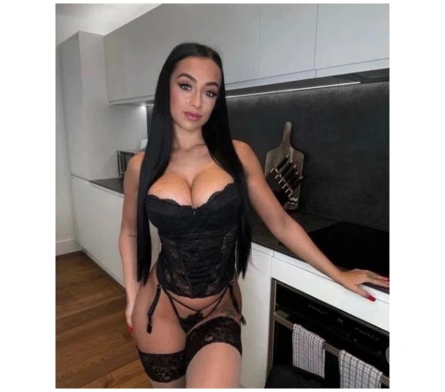 Escorts Hertfordshire Dacorum - Photos for KIM🥰HOT AND INDEPENDENT🤞🏼BigAss&Boobs Real