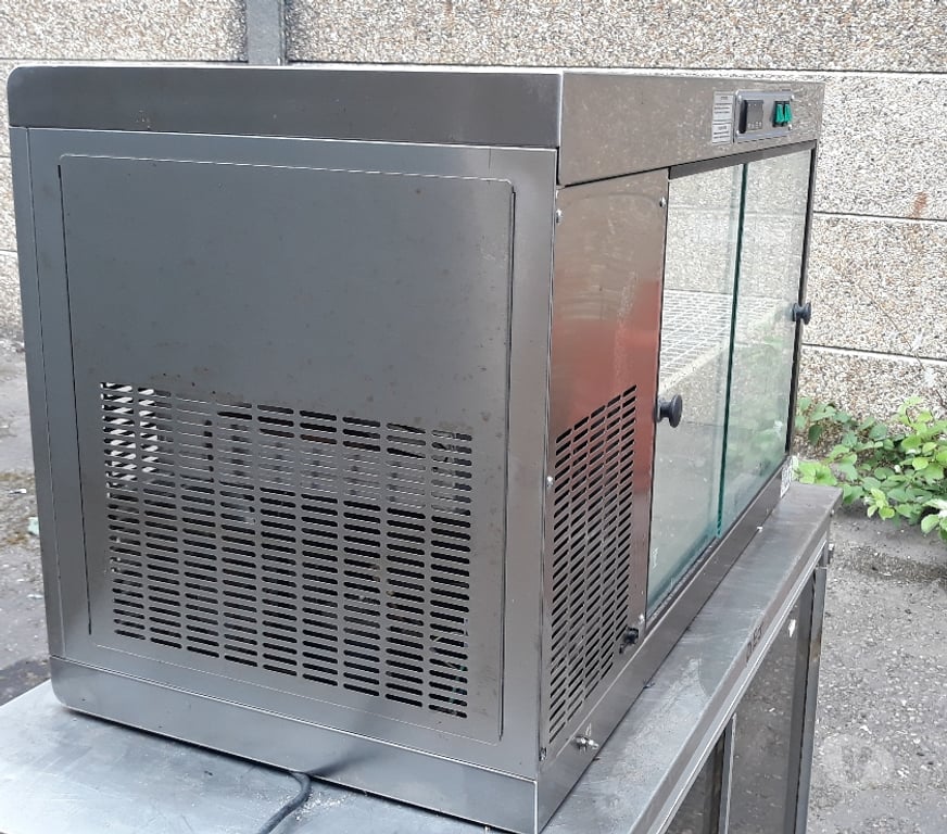 Miscellaneous West Sussex Mid Sussex - Photos for Lincat COLD display unit 240 volve unit in working order