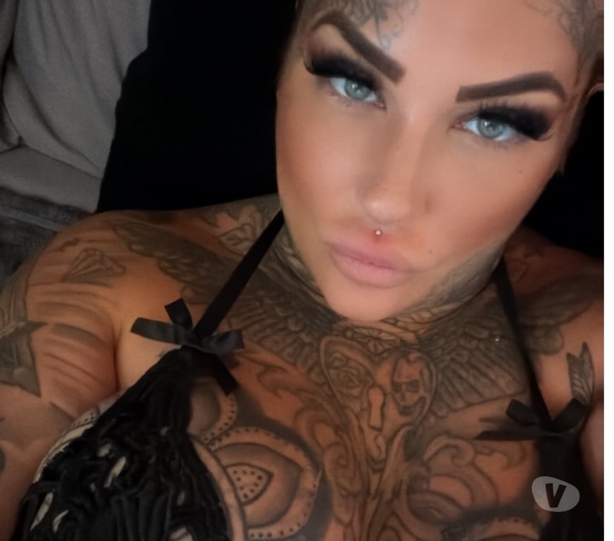 Escorts Norfolk Norwich - Photos for Zarah, British tattooed, curvy, genuine