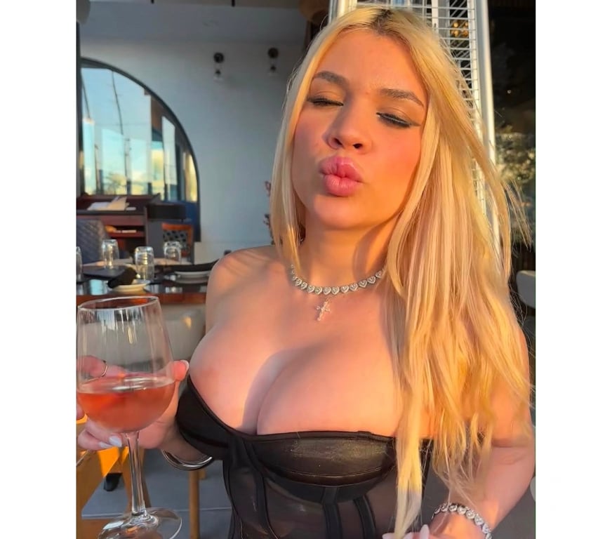 Escorts Glasgow Glasgow City Centre - Glasgow - Photos for Brazilian girl 🇧🇷 no rush🍾🍾🍾🥂❣️