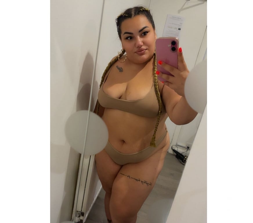 Escorts North London Enfield - Photos for Chubby ajlin x back for few days 💋