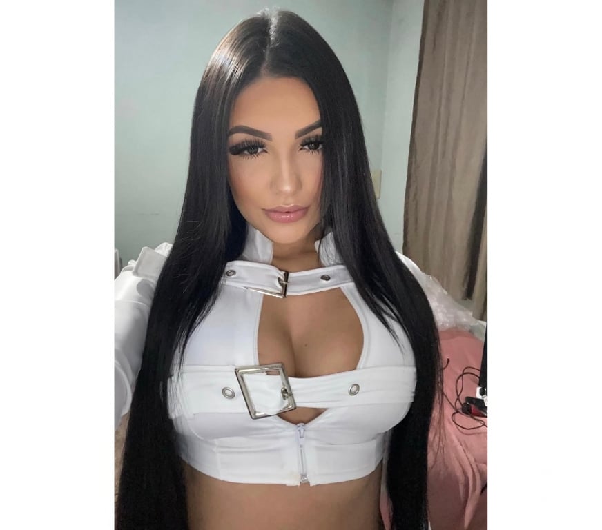 Escorts South West London Tooting - South West London - Photos for BRUNETTE LATINA🍓LOVE PARTY🍾BEST SERVICE IN TOWN