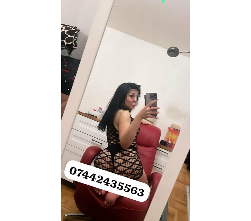 Escorts York York City Centre - York - Photos for New in town Andreea x party outcall 😍