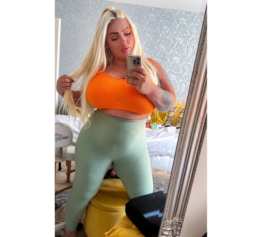 Escorts South West London Sutton - Photos for Just few days Curvy M 😎🤩🥰Epsom Call 📞