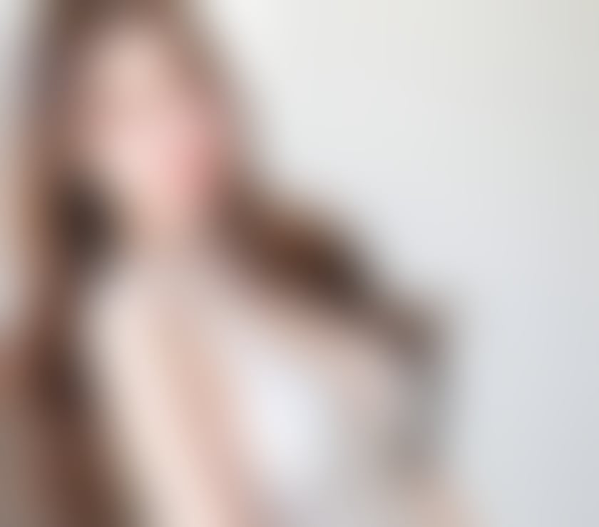 Photos for Cute & Seductive Asian Girl In B5