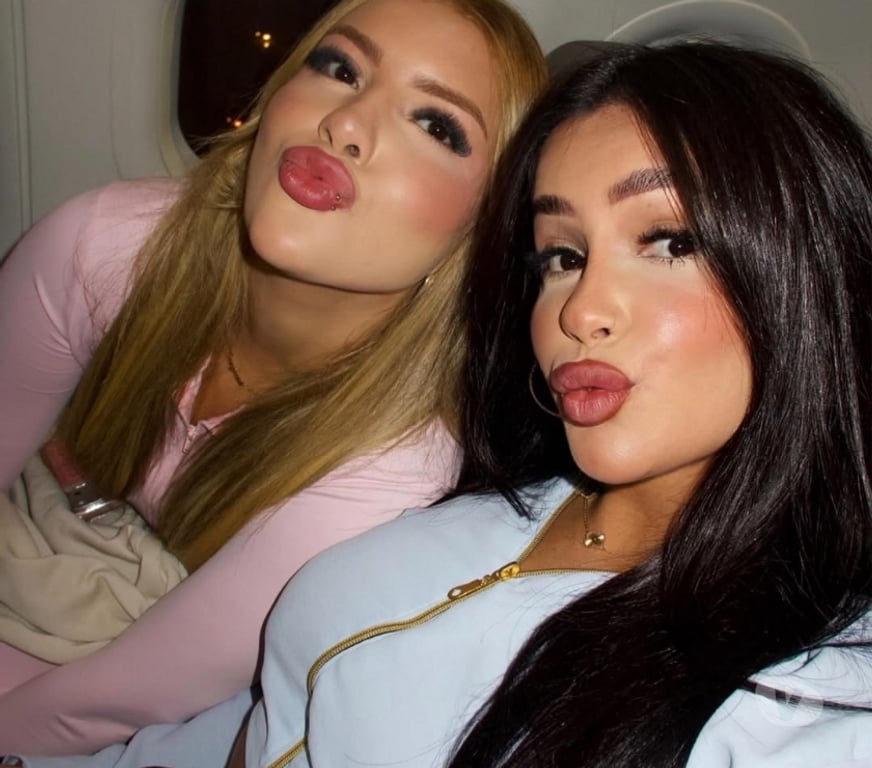 Escorts Glasgow Glasgow City Centre - Glasgow - Photos for BLONDE AND HOT BRUNETTE 🥵 🔥