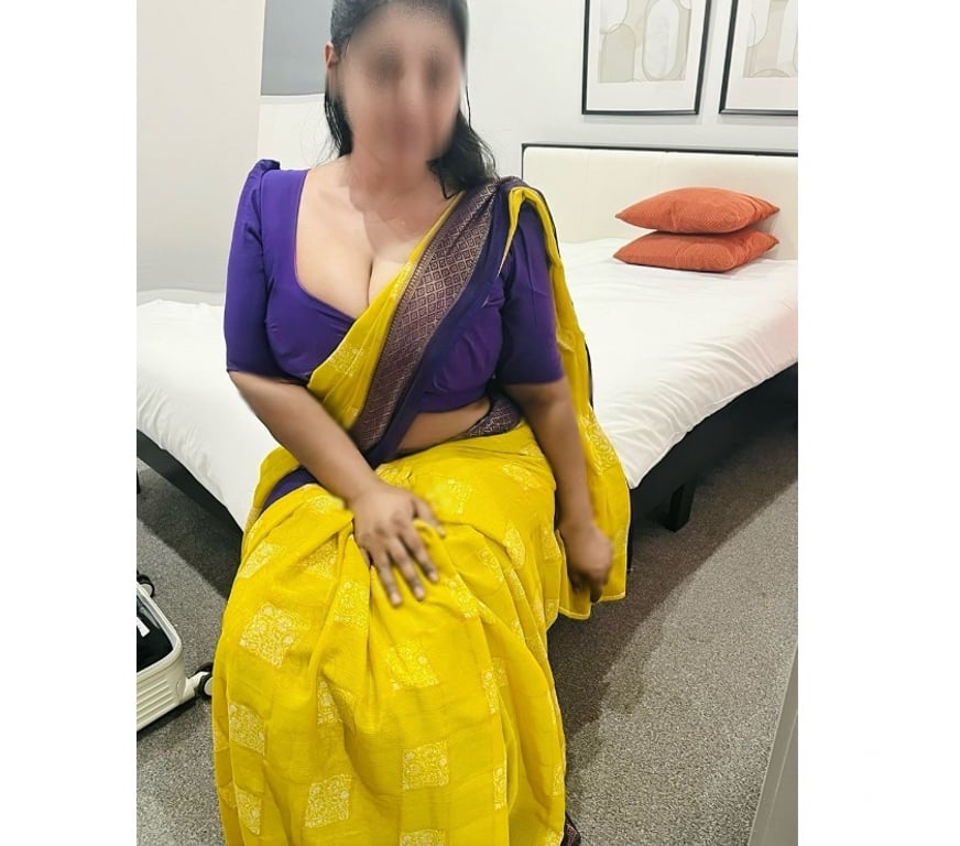 Escorts East London Canary Wharf Station - East London - Photos for MAITHILI SOUTH INDIAN TAMIL GIRL NEW IN CANARY WHARF