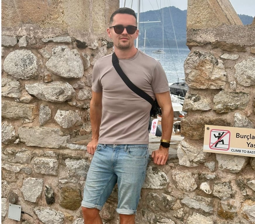  Gay massage Kent Swale - Photos for Openminded, well presented male