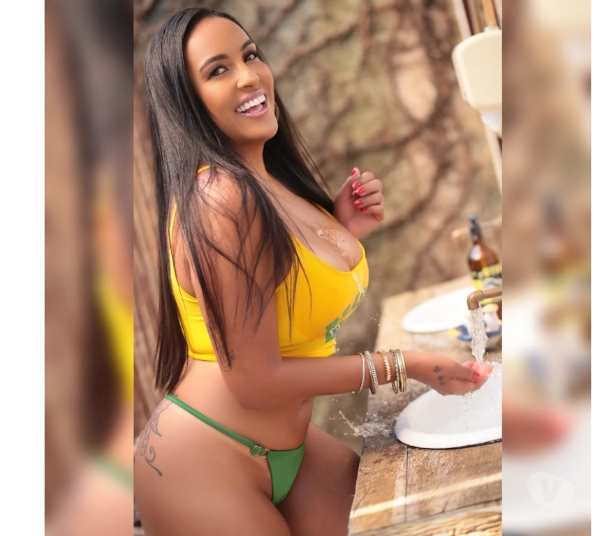 Escorts Greater Manchester Manchester - Photos for Naughty, curvy brunette with a big bum.