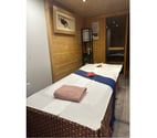 Relaxing massage in Jacuzzi and Sauna room!!
