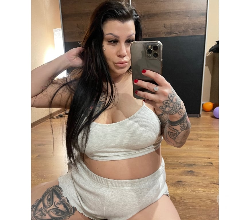 Escorts East London Newham - Photos for 💯ZARA💯REAL CURVY AND TATTOOED 😈💯