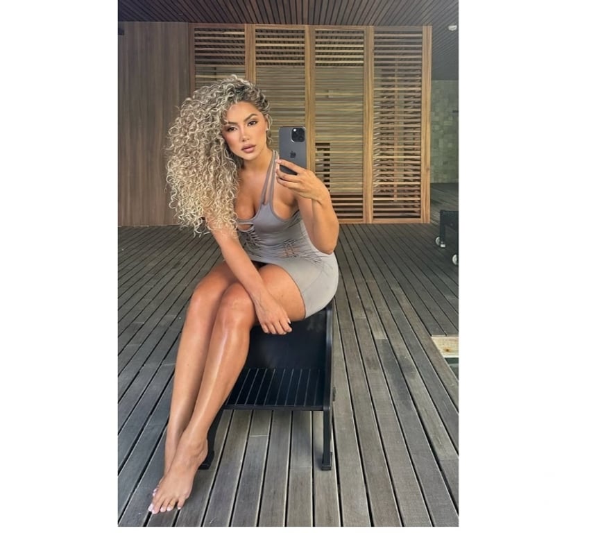 Escorts Surrey Runnymede - Photos for Tantric massage , Dip tissue with Laura
