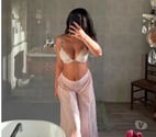 ❣️Curvy Indian lady ⭐ with classy looks 😍