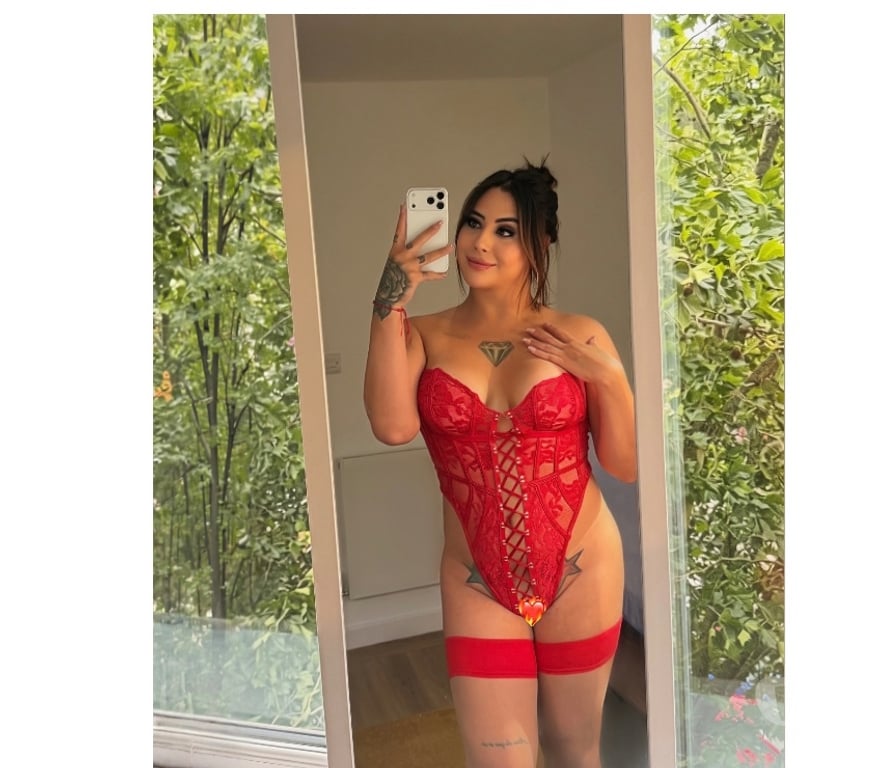 Trans Escorts Surrey Elmbridge - Photos for Amanda hot Brazilian