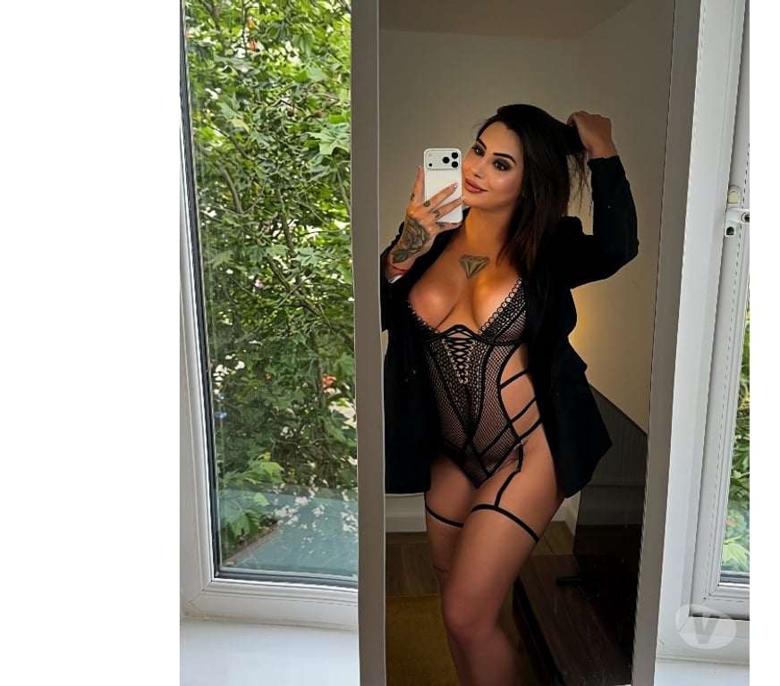 Trans Escorts Surrey Elmbridge - Photos for Amanda hot Brazilian