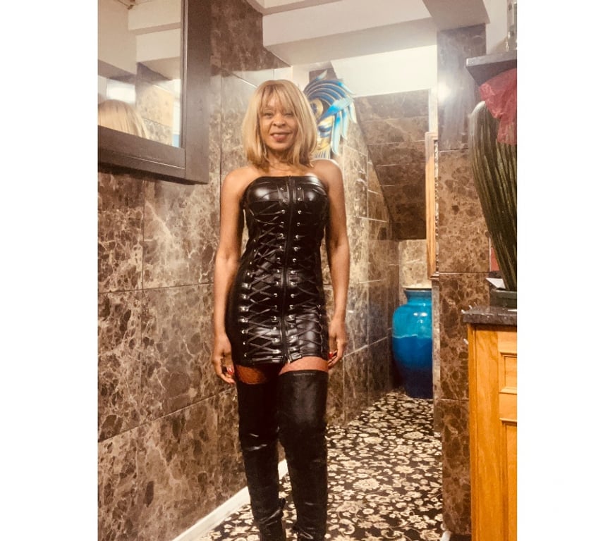 Escorts Greater Manchester Manchester - Photos for 🖤 Black 🤎 MILF 🤎 MEET ➕ ONLY-F@NS ➕ 🎥 🔞