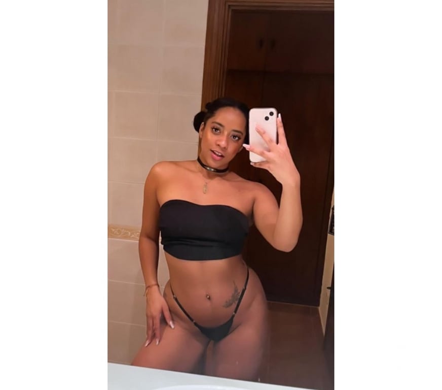 Escorts North London Seven Sisters Station - North London - Photos for N13 Magdalena Venezuelan 24 - White Hart Lane