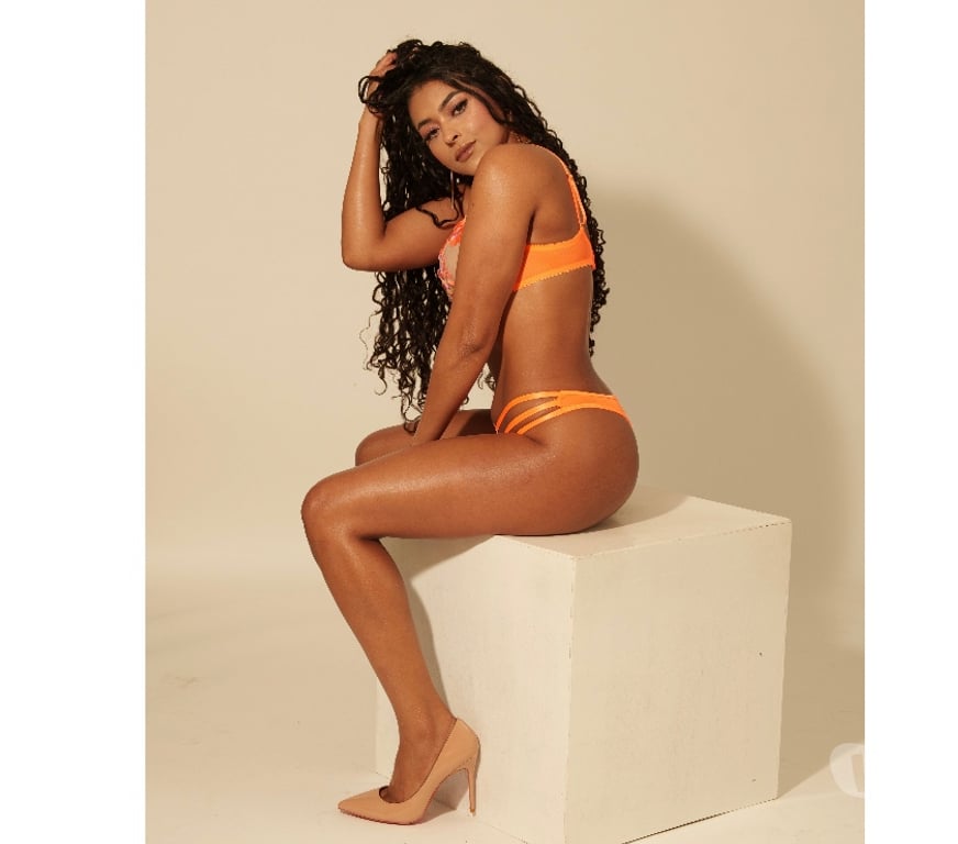 Escorts East London Canary Wharf - East London - Photos for 🥂 Let’s Enjoy Something Special Together 🍾