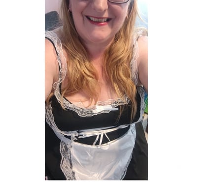 Photos for Mature lady for online fun