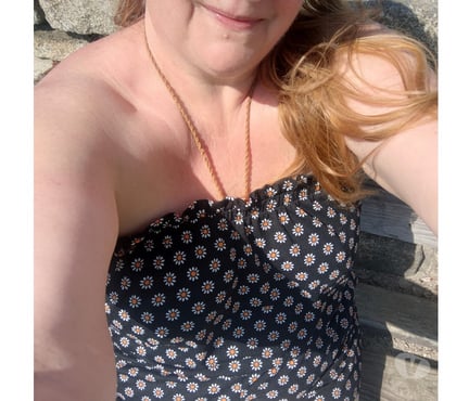 Photos for Mature lady for online fun